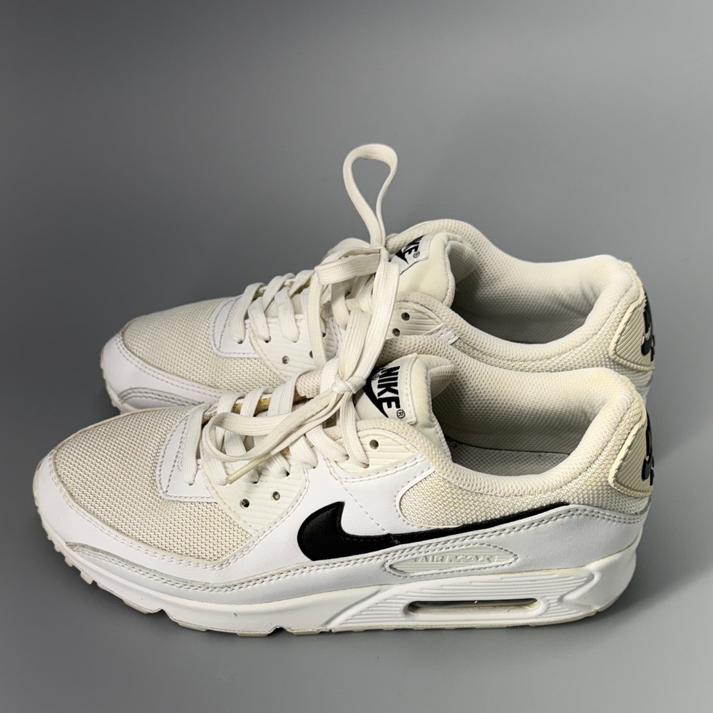 Nike Air Max 90 Women's White Black Size 9.5 CQ2560-101